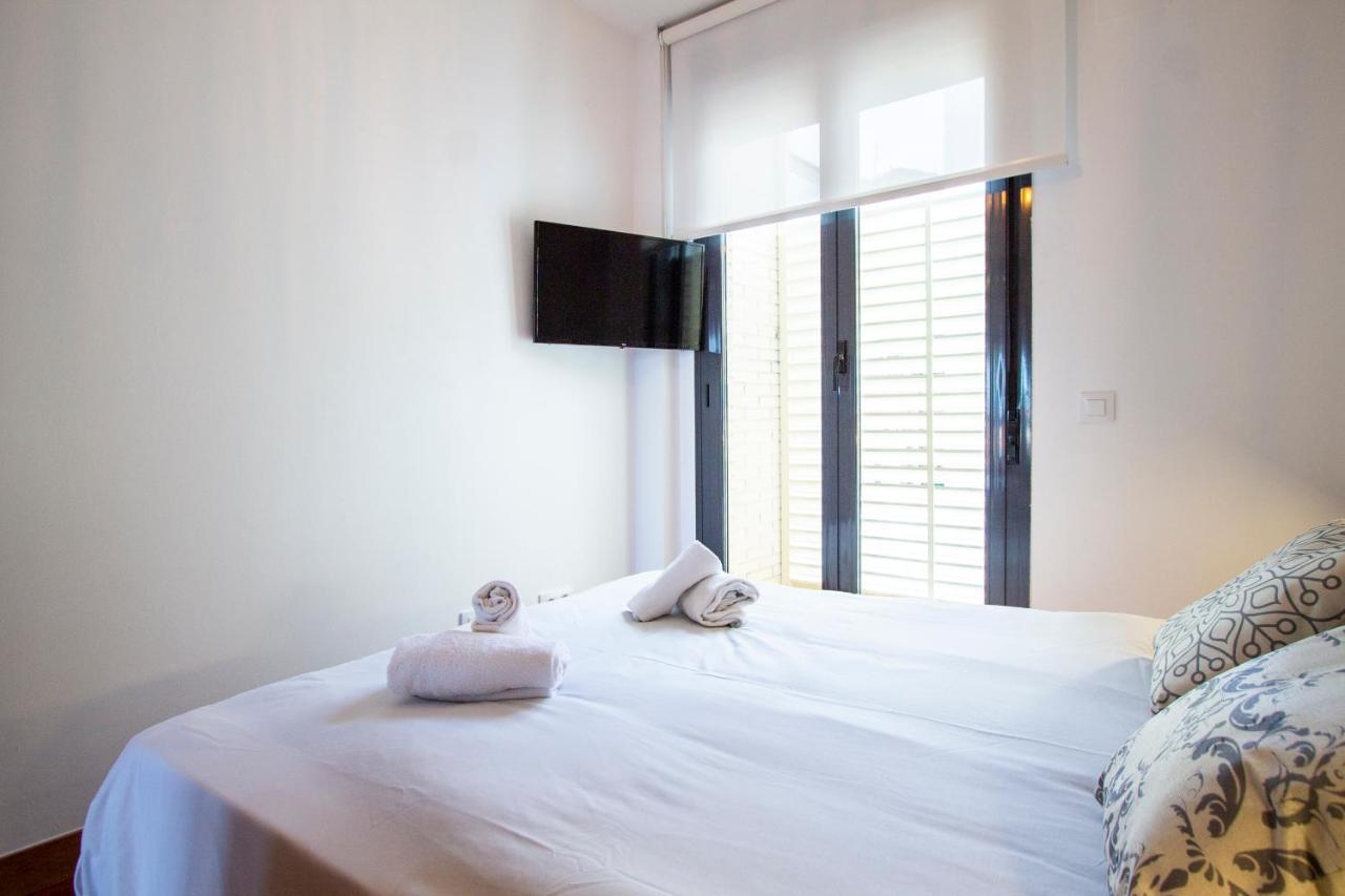 Apartamentos Castilla Luz Business Madrid Exterior photo