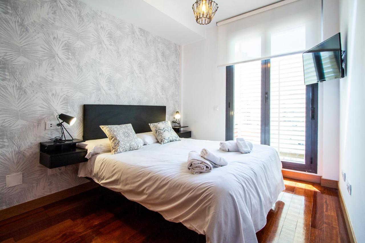 Apartamentos Castilla Luz Business Madrid Exterior photo