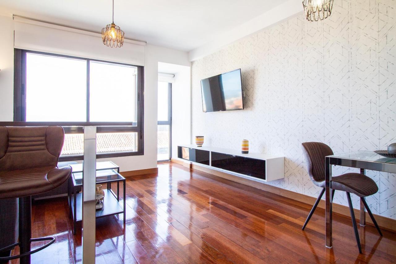 Apartamentos Castilla Luz Business Madrid Exterior photo